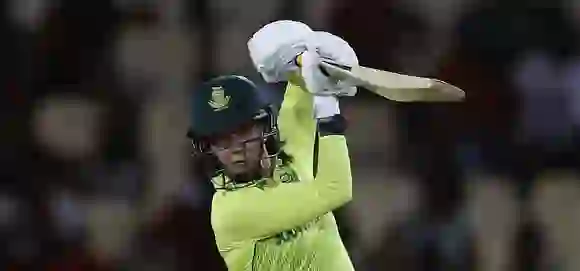 Marizanne Kapp, Laura Wolvaardt shine before rain interrupts the first T20I