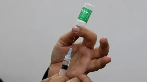 Covishield: कोविशील्ड बनाने वाली कंपनी ने कोर्ट में माना, उनकी कोविड वैक्सीन से हो सकते हैं गंभीर साइड इफेक्ट