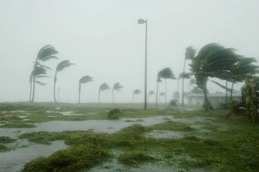 Cyclone Ramal Hits West Bengal, Bangladesh with Heavy Rain and Winds