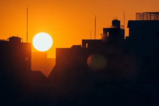 Delhi Records Hottest Night Ever Hits 35.2°C, 5 Dead from Heatstroke