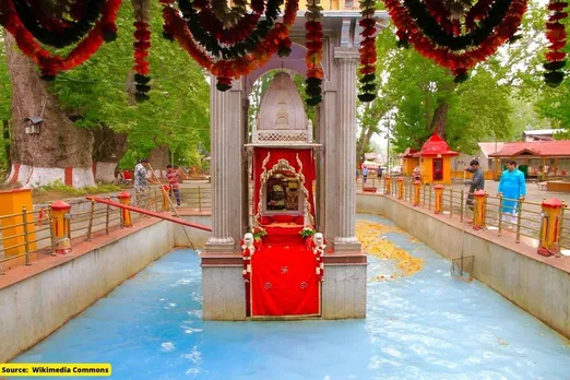 Thousands of devotees throng temple of Mata Kheer Bhawani