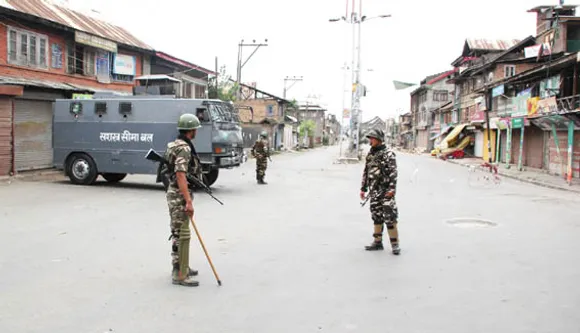 Curfew ordered in Kashmir till August 5, intel reports of ‘violent protests’
