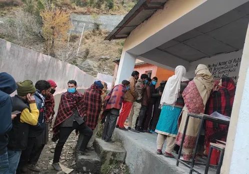 DDC polls: Amid Covid, bone chilling cold; J&K records 51.7% voting in first phase