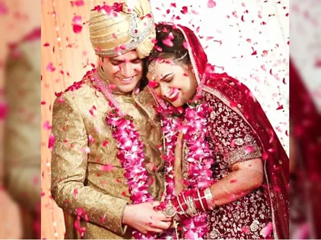 "Symbol of love is myth”: Fans blame curse of Taj Mahal behind IAS Tina Dabi, Athar Aamir's divorce