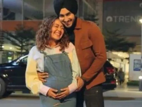 Is Neha Kakkar pregnant? shares baby bump PIC with hubby Rohanpreet Singh