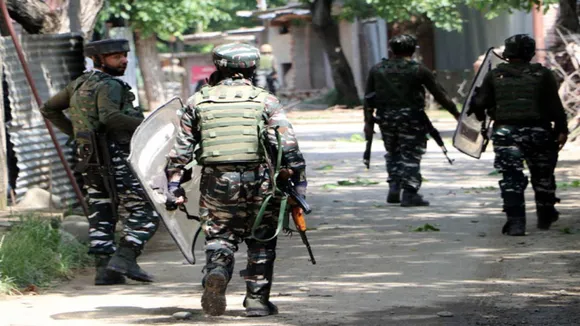 Why Militants using civilians as Human shield in Kashmir?