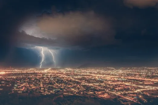 Why do people die due to lightning?
