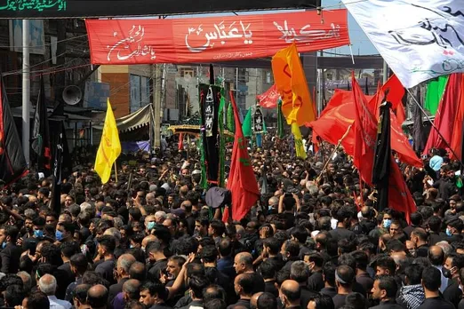 How Holy day of Ashura celebrated?