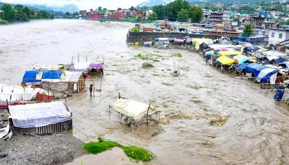 Helpline for Gujarat pilgrims stranded in Uttarakhand