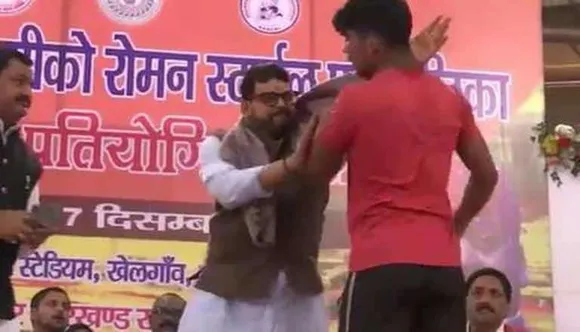 Video: BJP MP slaps wrestler on stage, what's the whole matter