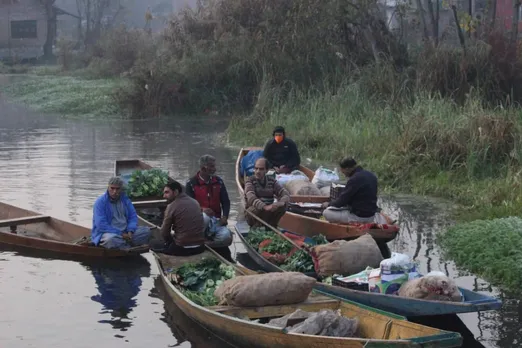 Floating Vegetable Market on Dal Lake