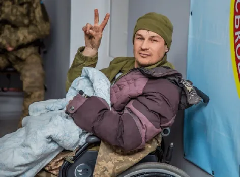 Who is Sniper Alexander Pavlenko fighting against Russia?