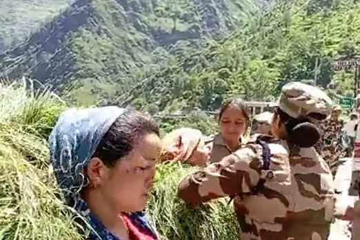 Helang Village women fighting for Grass