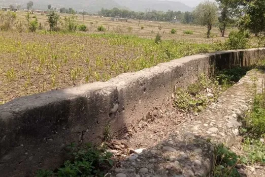 Rural Report: टूटी नहर से चिंतित हैं पुंछ के झूलास गांव के किसान