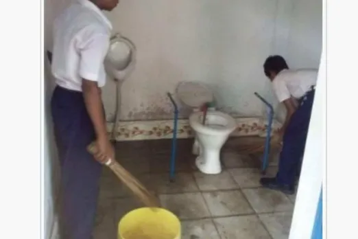 भिंड के सरकारी स्कूल में टीचर ने दलित बच्चे से टॉयलेट करवाया  साफ !