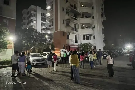 Delhi earthquake: People rush out of homes