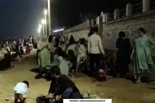 Muslims flock to Juhu Beach, poor sanitation in neighbourhood is reason?