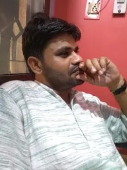 डॉ. पवन पटेल (Pawan Patel) लेखक स्वयं भूकवि हैं, परन्तु इलाहाबाद व जेएनयू से उनकी ट्रेनिंग एक राजनैतिक समाजशास्त्री के रूप में हुई है. नेपाल पर उनकी दो किताबें यथा “द मेकिंग ऑफ़ ‘कैश माओइज्म’ इन नेपाल: ए थबांगी पर्सपेक्टिव” (२०१९) और “एक स्वयं भू कवि की नेपाल डायरी” (२०२०) प्रकाशित हैं. लेख में व्यक्त किए गए विचार, अन्य लेखों की तरह लेखक के निजी विचार हैं।