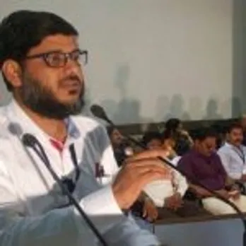 शाहनवाज हसन (Shahnawaz Hassan) वरिष्ठ पत्रकार हैं और वे भारतीय श्रमजीवी पत्रकार संघ के राष्ट्रीय संगठन सचिव हैं