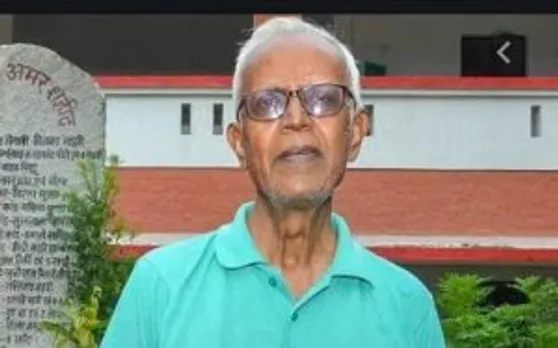 फादर स्टेन स्वामी (Father Stan Swamy, लेखक सामाजिक कार्यकर्ता और विस्थापन विरोधी जन विकास आंदोलन के संस्थापक सदस्य हैं।)