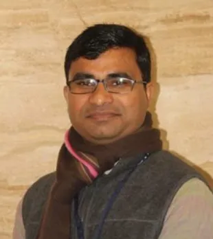 डॉ. ललित कुमार Dr. Lalit Kumar अतिथि अध्यापक, जनसंचार विभाग, क्षेत्रीय केंद्र, कोलकाता  महात्मा गांधी अंतरराष्ट्रीय हिंदी विश्वविद्यालय, वर्धा (महाराष्ट्र)