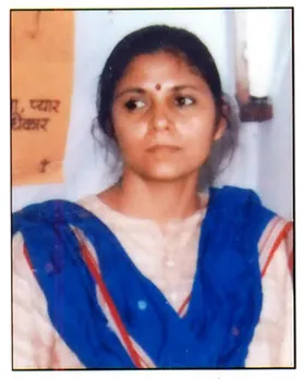 -	वीणा भाटिया