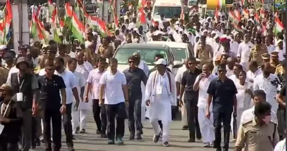 shahnawaz with rahul gandhi