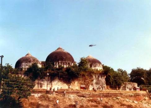 6 दिसंबर 1992 : बाबरी मस्जिद के साथ उस दिन अनेक संवैधानिक संस्थाएं भी धराशायी हो गईं थीं