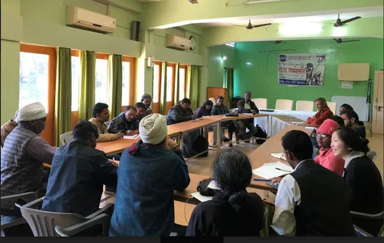 पिछले 5 वर्षों में अनुसूचित जाति एवं जनजातियों की भागीदारी मनरेगा में निरंतर कम हुई है—ज्याँ द्रेज