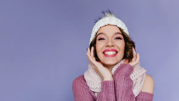 Makeup Tips: सर्दियों में मेकअप करते वक्त रखिए इन बातों को खास ध्यान