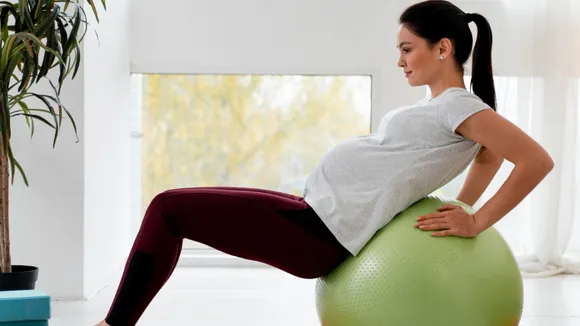 Pregnancy Fitness: गर्भावस्था के दौरान एक्टिव रहने के लिए टिप्स