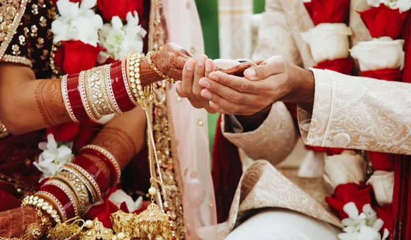 Marriage: क्या महिला का जीवन में शादी करना ज़रूरी है?