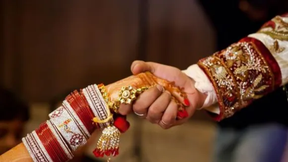 Marriage: शादियाँ महिलाओं के लिए अधिक कठिन होती हैं, जानिए क्यों!