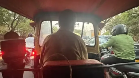 कैसे बेंगलुरु की महिला ने बेटी की परीक्षा की तैयारी में ऑटो ड्राइवर की मदद की