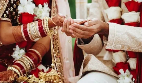 Second Marriage: महिलाओं को दूसरी शादी के लिए शर्मिंदा होना चाहिए?
