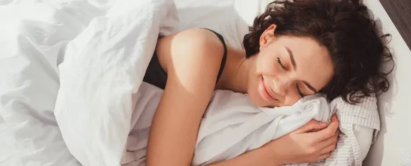 Night Care Routine: रात को सोने से पहले महिलाएं यह 5 काम ज़रूर करें