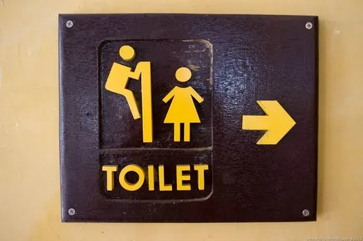Public Toilets: जानिए कहीं गलत तो नहीं है आपका पब्लिक टॉयलेट्स का यूज?