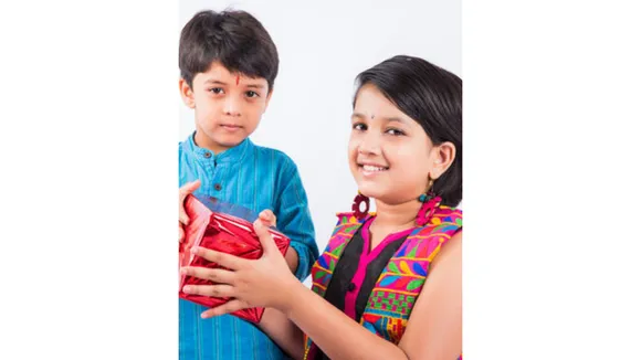 Rakhi: राखी के दौरान भाई अपनी बहन को 5 चीजें उपहार में दे सकता है