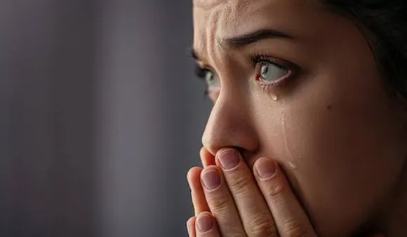 शोध: क्या महिलाओं के आंसू पुरुषों के गुस्से को कम कर सकते हैं?