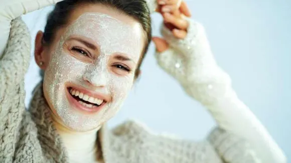 Skincare Tips: सर्दियों में चमकदार त्वचा के लिए अपनाएं यह 6 टिप्स