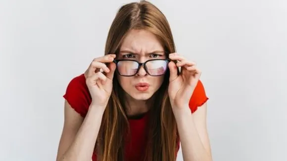 Eye Care: ये 5 गलतियाँ हमारी आँखों को नुकसान पहुँचाती हैं