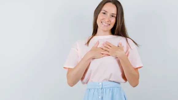 Breast Health: स्तन स्वास्थ्य को जांचने के लिए 6 सहायक ब्रा