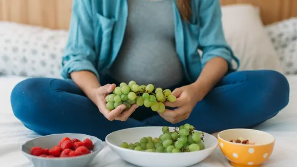 Pregnancy Tips: बनने वाली हैं माँ तो प्रेगनेंसी की पहली तिमाही में जरुर खाएं ये फ़ूड