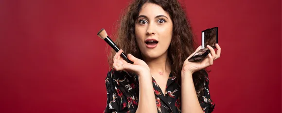 Makeup: आइये जानते हैं कुछ अनोखे मेकअप ट्रेंड्स के बारे में