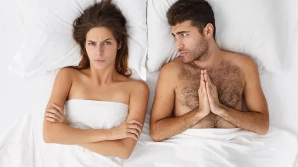 Intimacy Problems: सेक्स से दूर भागने लगे हैं, तो हो जाएं सावधान वरना बढ़ सकती हैं तकलीफें