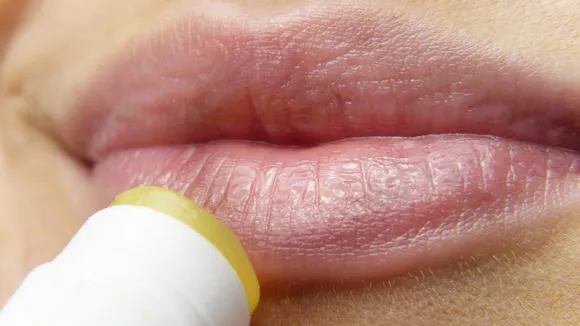 Natural Lips: नेचरली कैसे पाएं गुलाबी होंठ