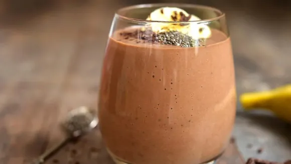 ऐसे बनाएं हेल्दी और स्वादिष्ट Cafe Mocha Banana Smoothie