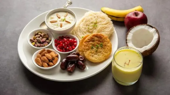 Karwachauth Sargi Thali: करवाचौथ के लिए सरगी की थाली ऐसे करे तैयार