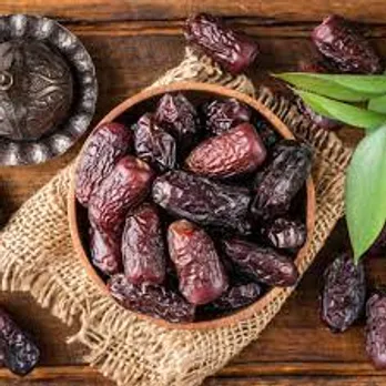 Benefits Of Dates: सर्दियों में खजूर खाने के कुछ फायदे