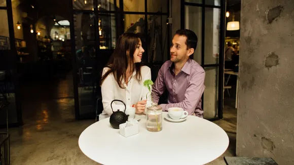 First Date: पहली डेट पर रखें कुछ बातों का ध्यान